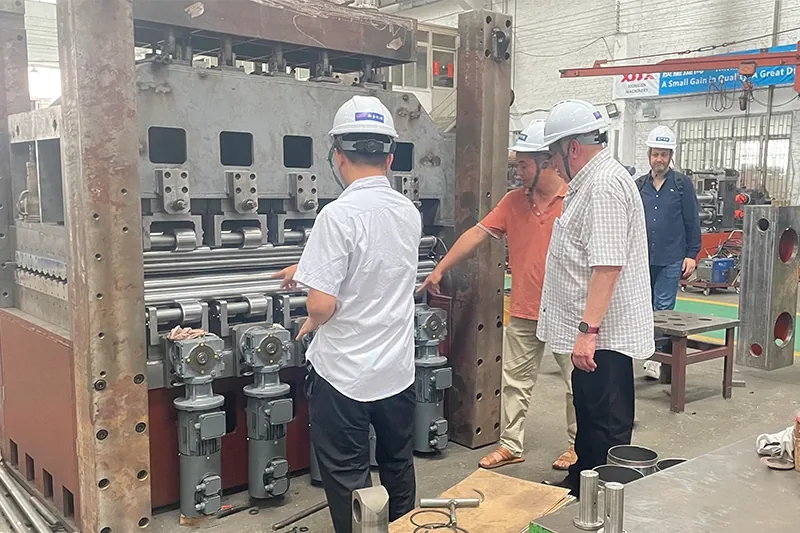 Delegación de NIKEL Stainless de Turquía visita XIONGJIN MACHINERY